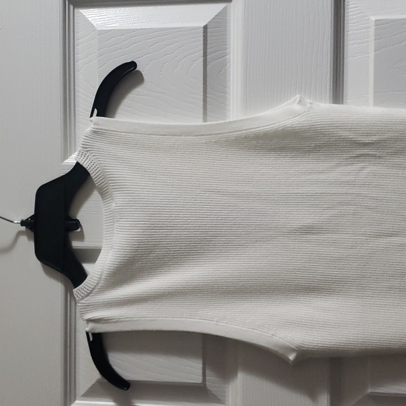 NWT White House Black Market Button Front White Tank Size Small - Picture 7 of 10